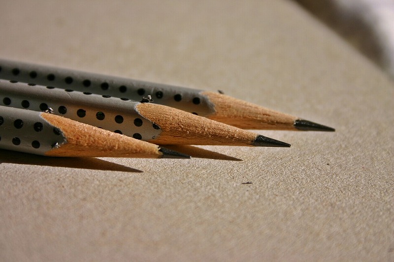 3本の削られた鉛筆