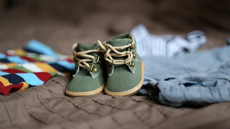 赤ちゃんの靴と服